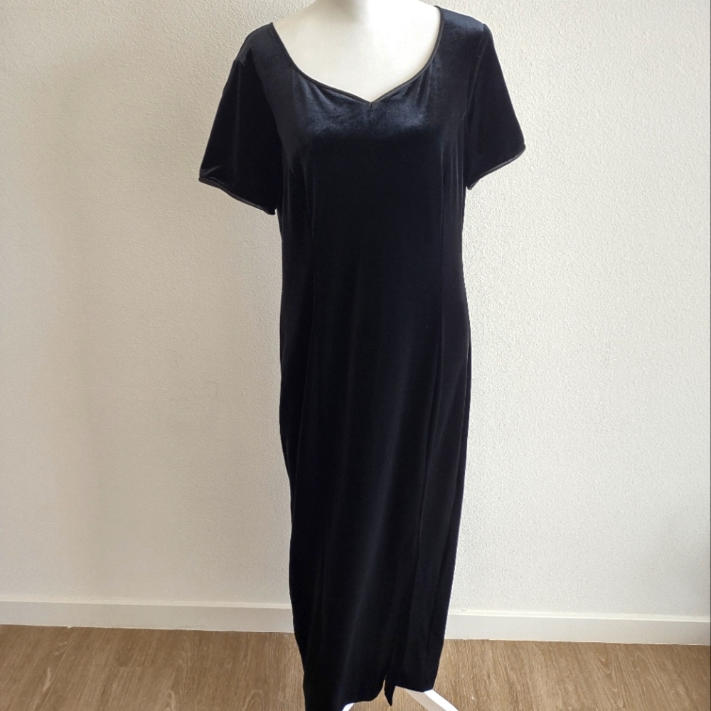 Goth black faux velvet maxi dress by Coldwater Creek 10